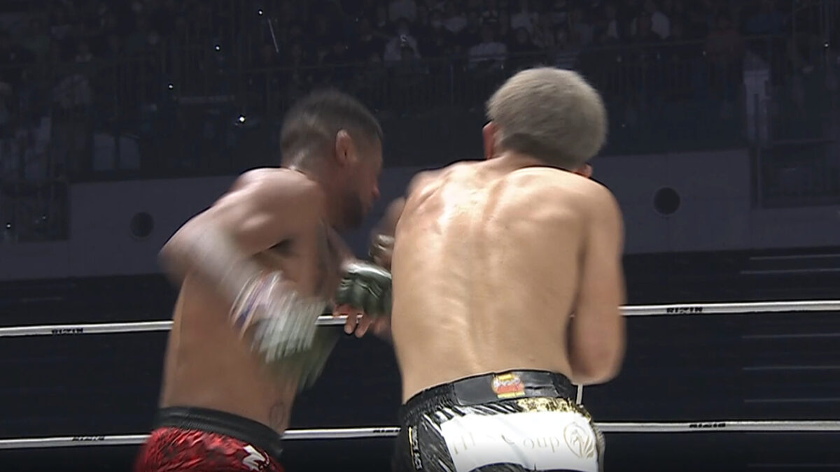 秋元強真 vs. パッチー・ミックス 勝者 秋元強真